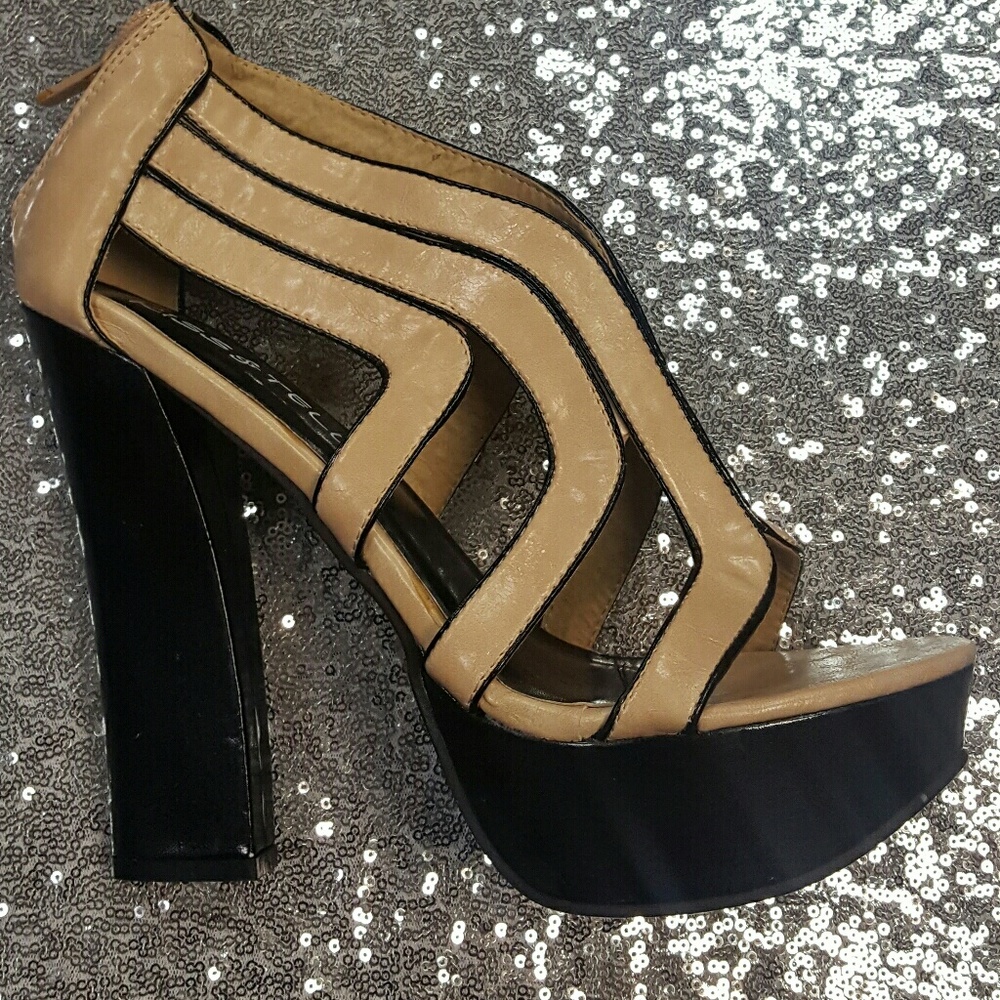 Kiss and Tell Platform Sandals (NWT)